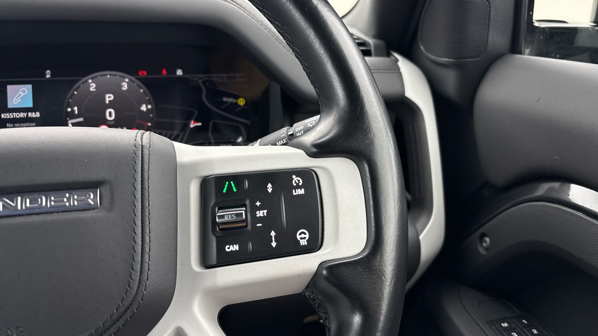 Land Rover Defender 90 Urban Image 14