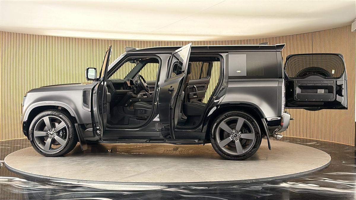 More views of Land Rover Defender 110
