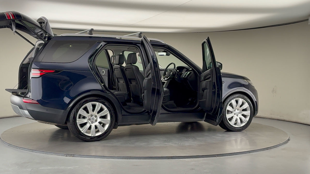 More views of Land Rover Discovery