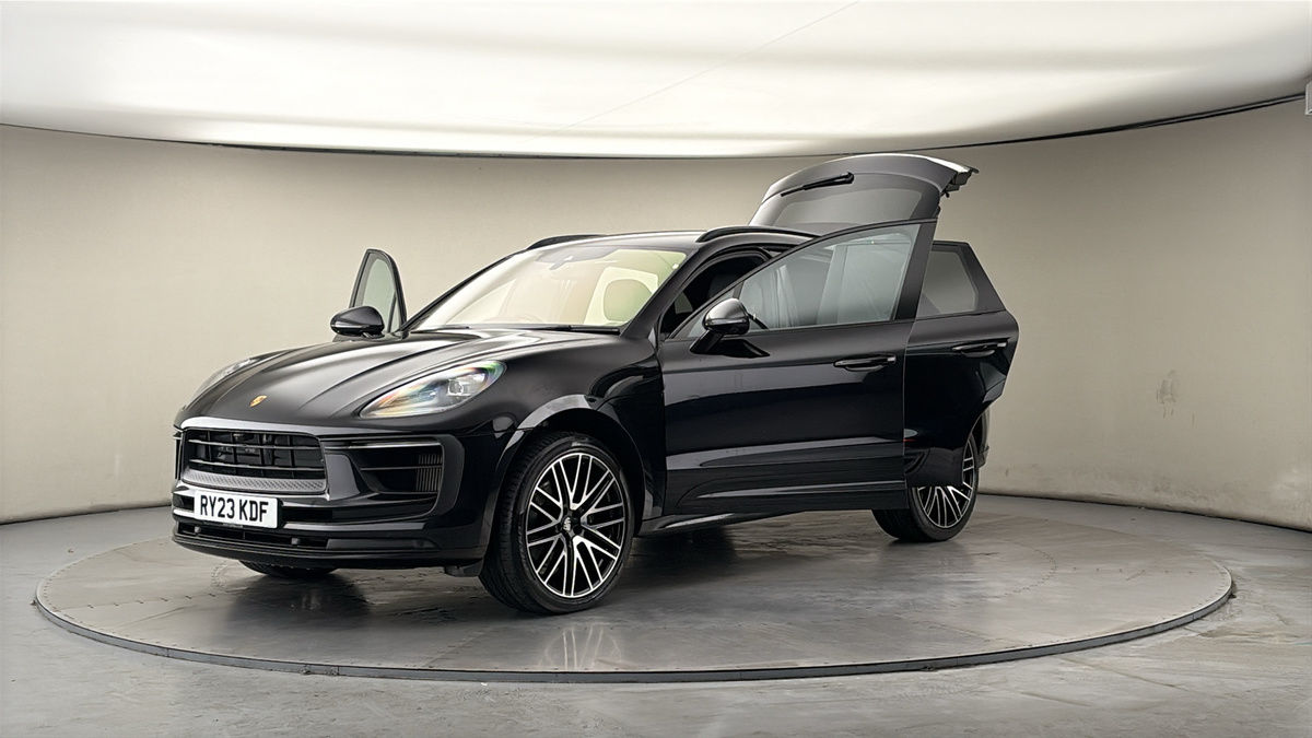 Porsche Macan Image 22