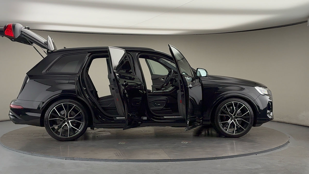 More views of Audi SQ7