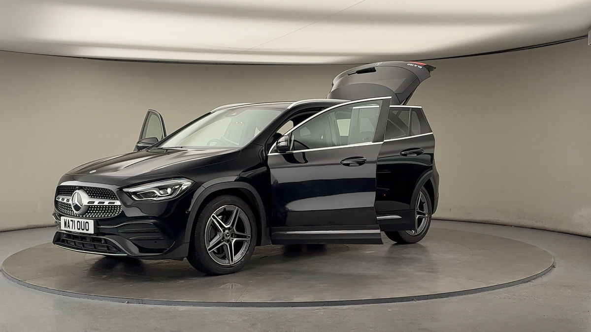 Mercedes-Benz GLA Image 22