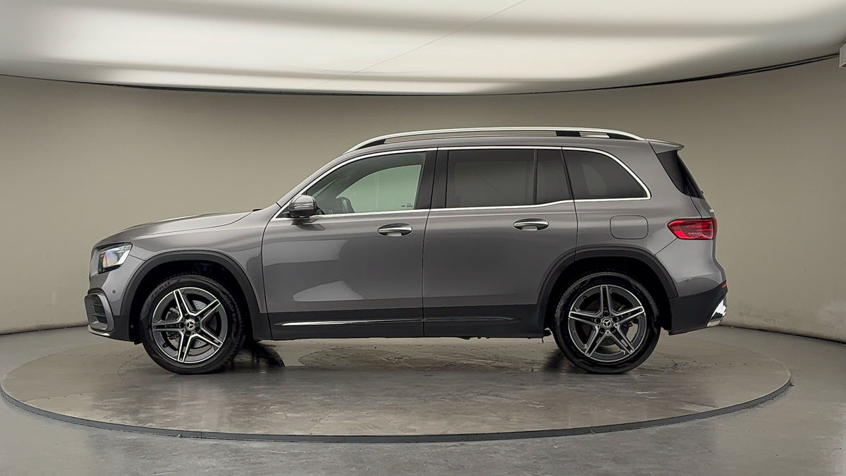 Mercedes-Benz GLB Image 15