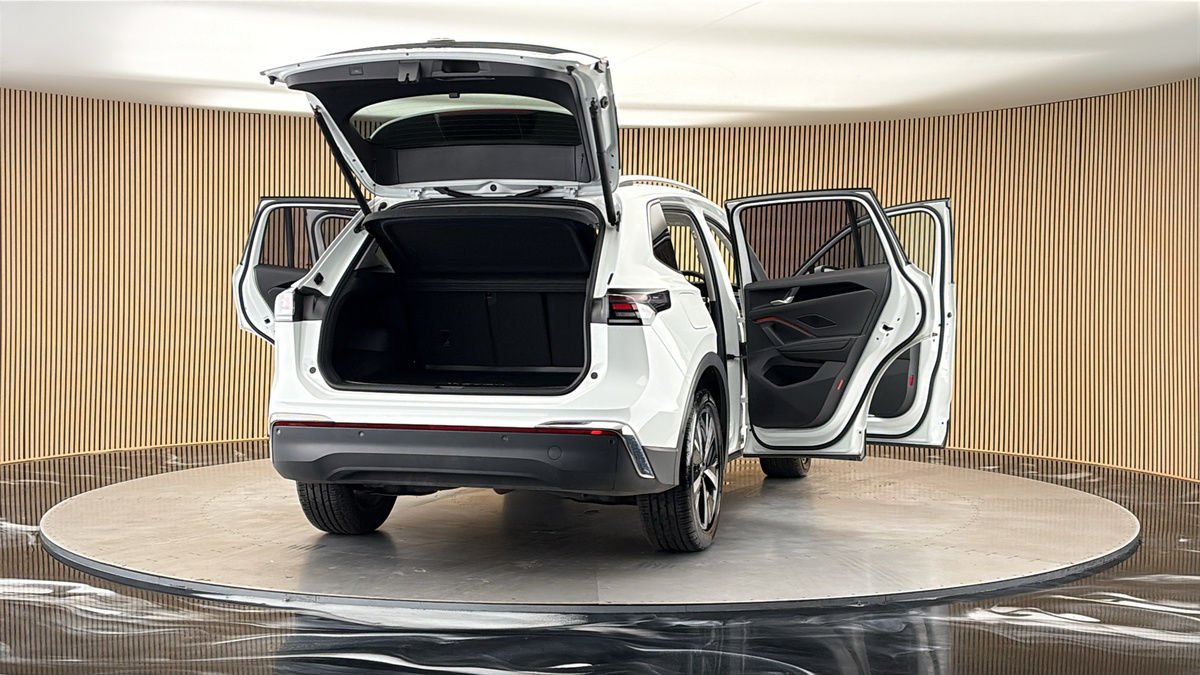 More views of Volkswagen Tiguan