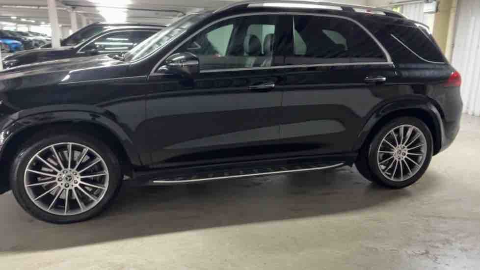 More views of Mercedes-Benz GLE