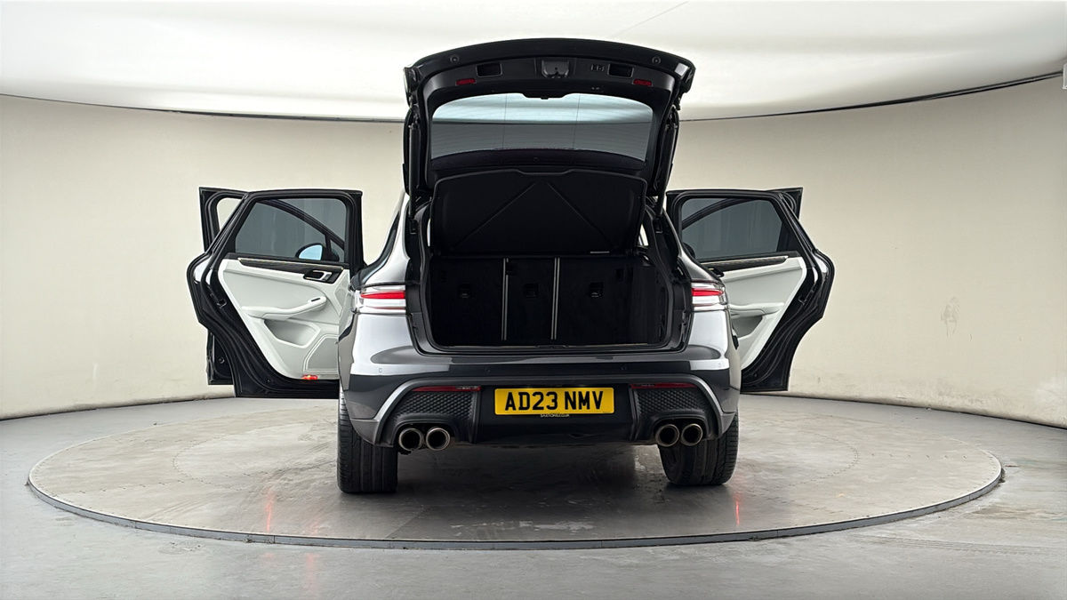 More views of Porsche Macan