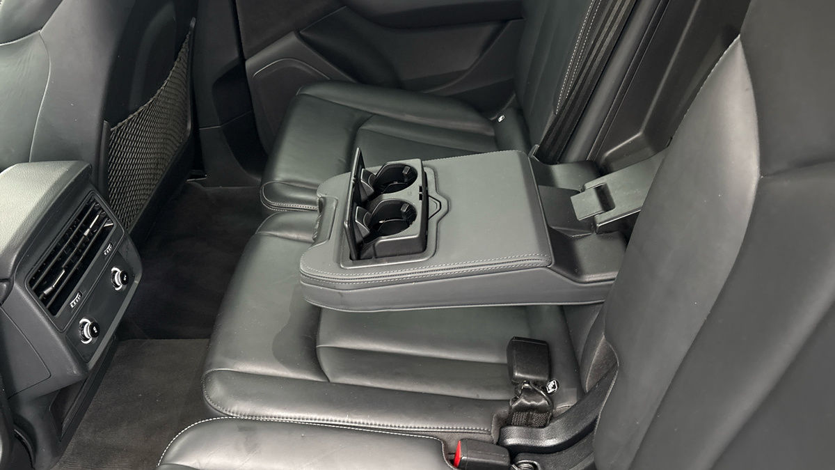Audi Q7 Image 9