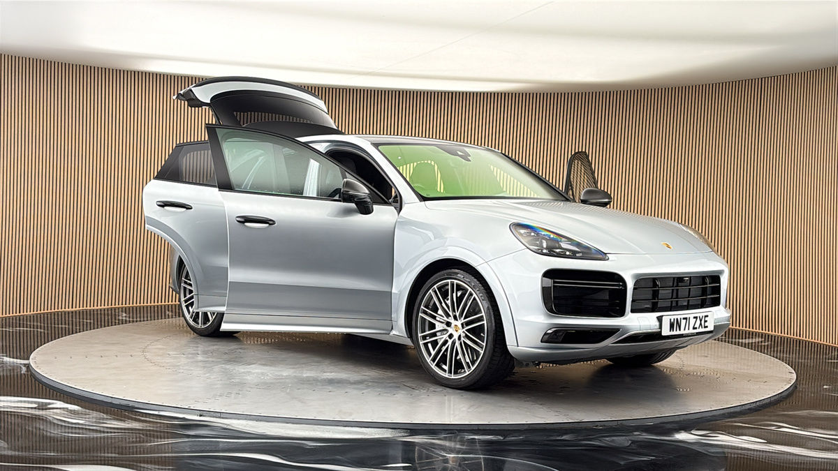 More views of Porsche Cayenne