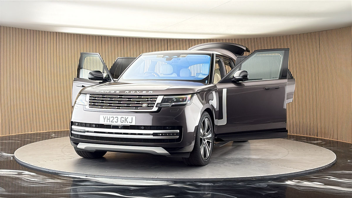 More views of Land Rover Range Rover