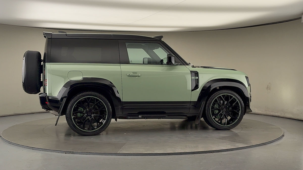 More views of Land Rover Defender 90