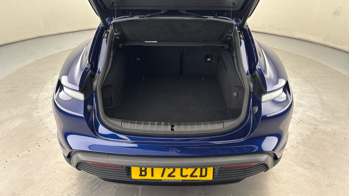 Porsche Taycan Image 11