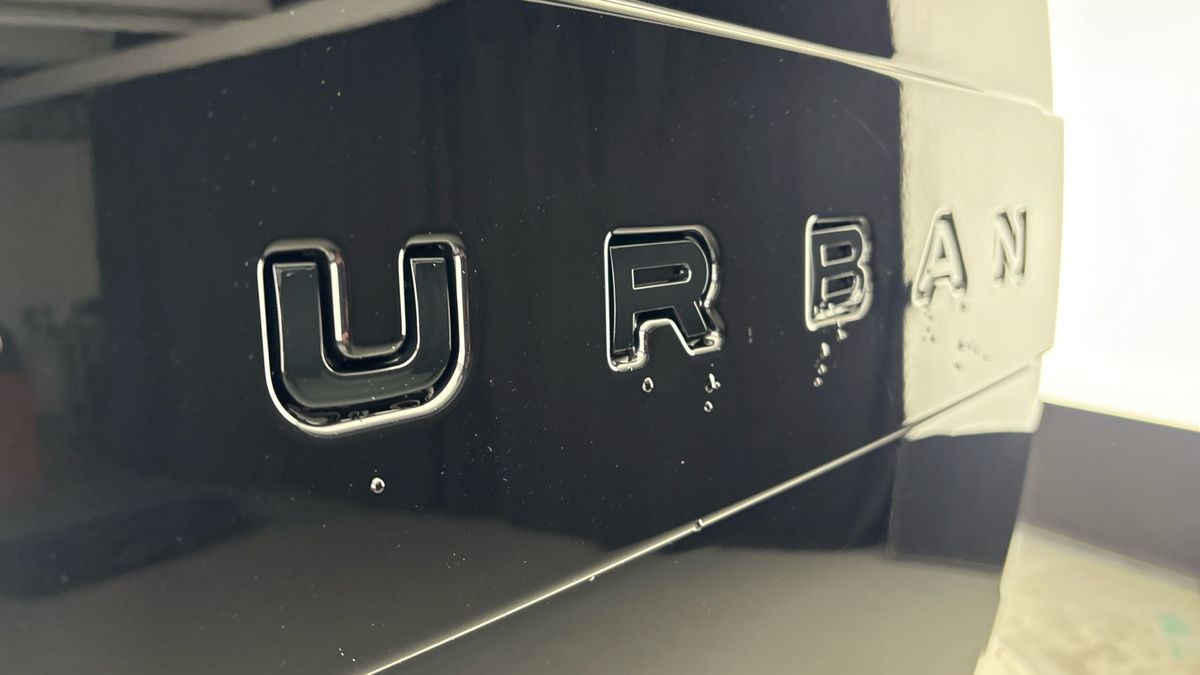 Land Rover Defender 110 Urban Image 25