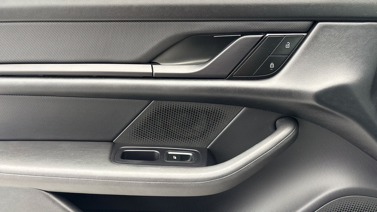Porsche Taycan Image 19