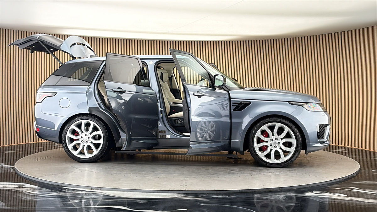 More views of Land Rover Range Rover Sport