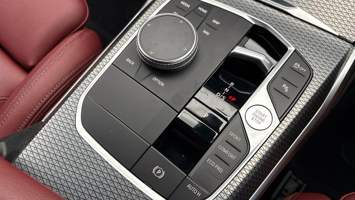 BMW 3 Series Image 6