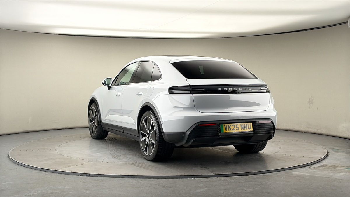 More views of Porsche Macan