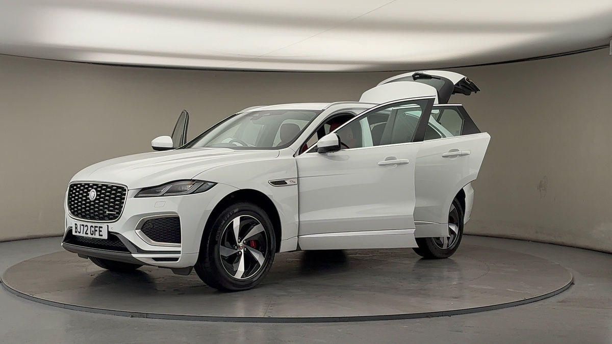 Jaguar F-PACE Image 22