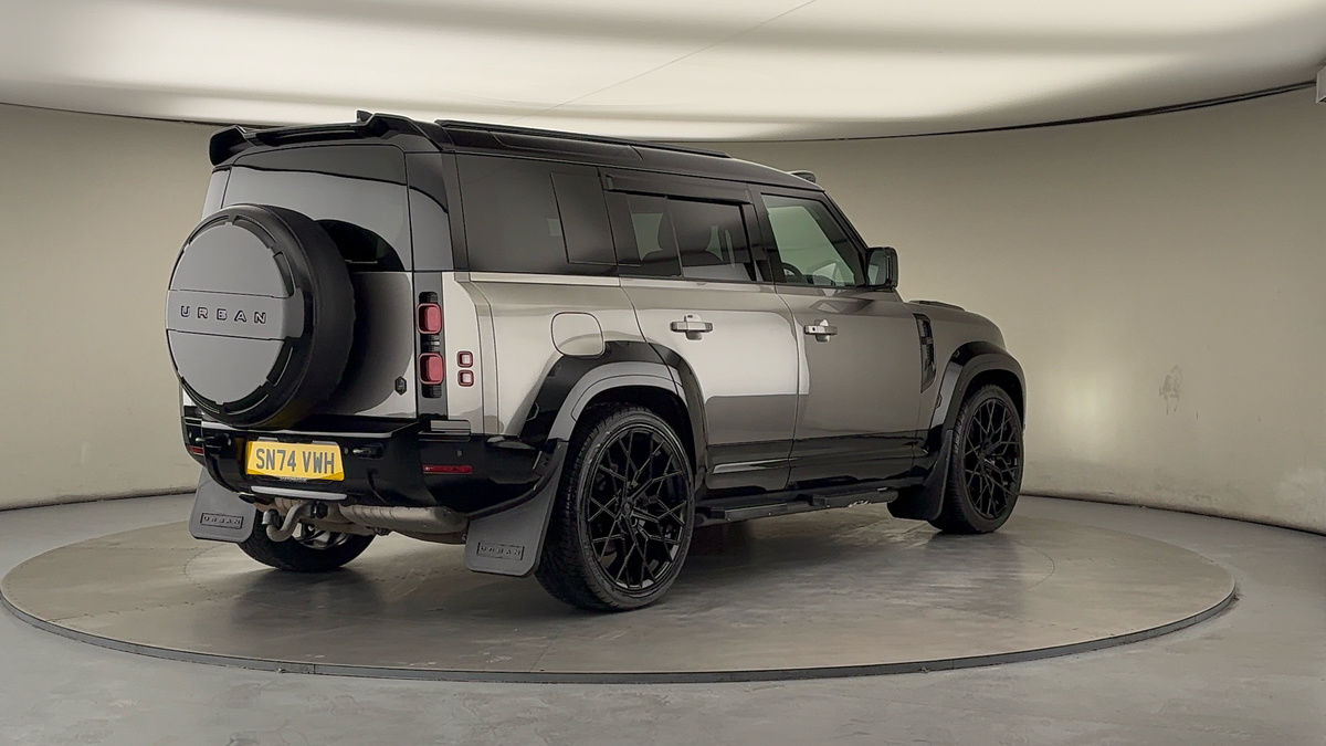 More views of Land Rover Defender 110