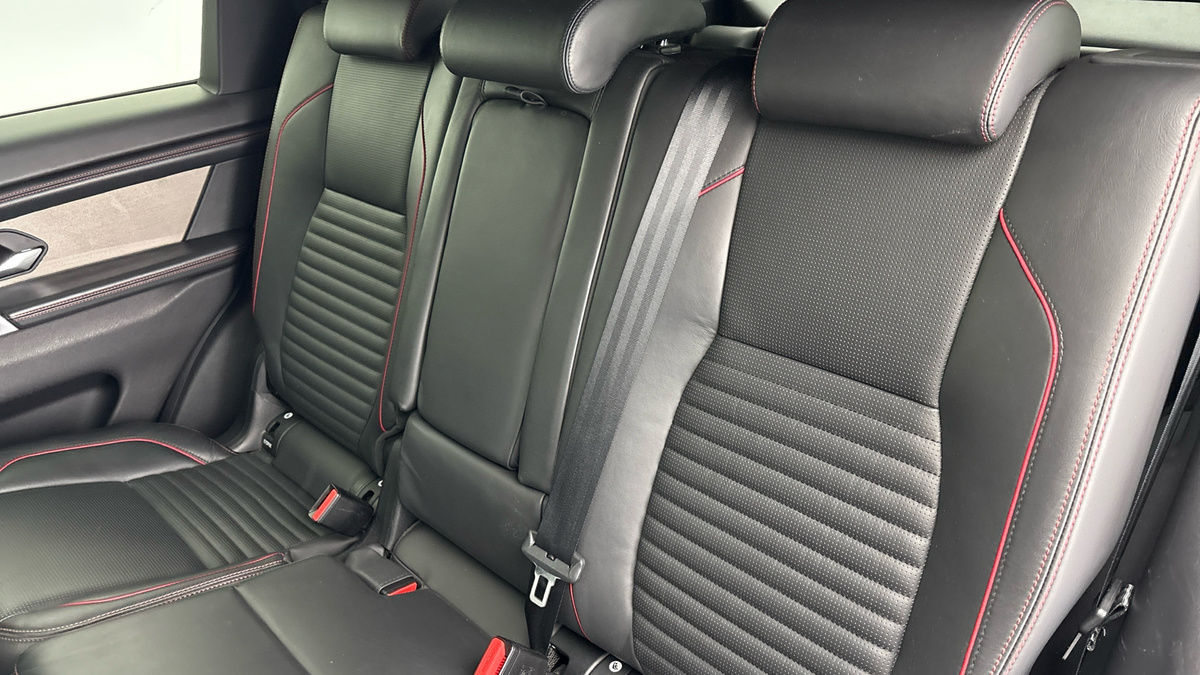 Land Rover Discovery Sport Image 8