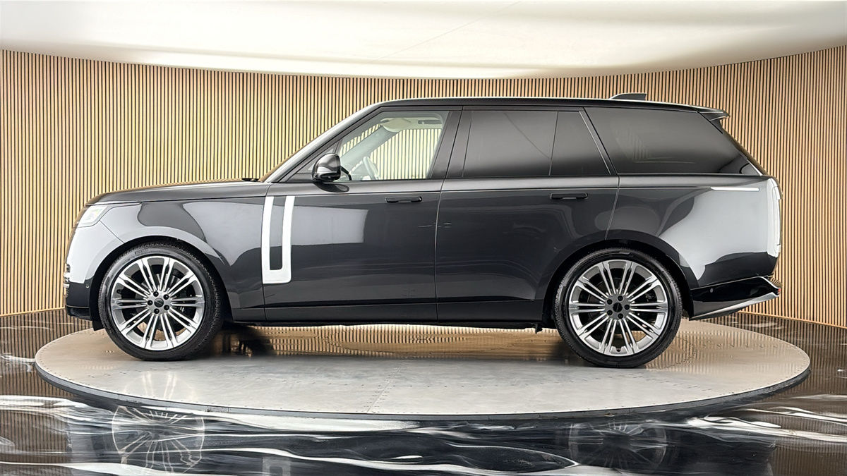 More views of Land Rover Range Rover