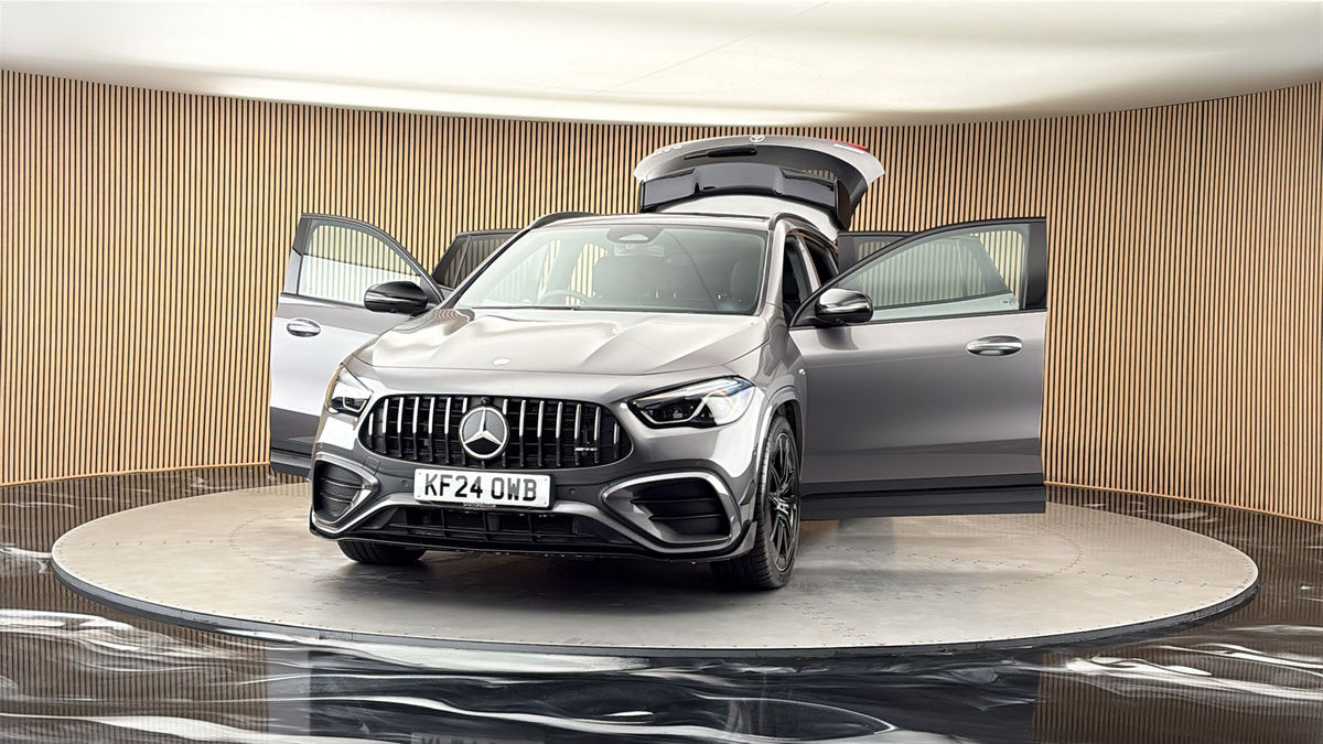 More views of Mercedes-Benz GLA