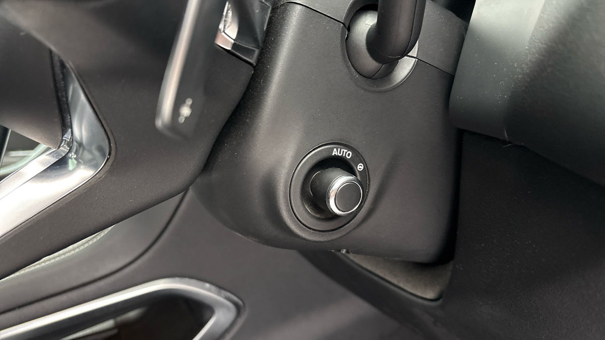 Jaguar F-PACE Image 27