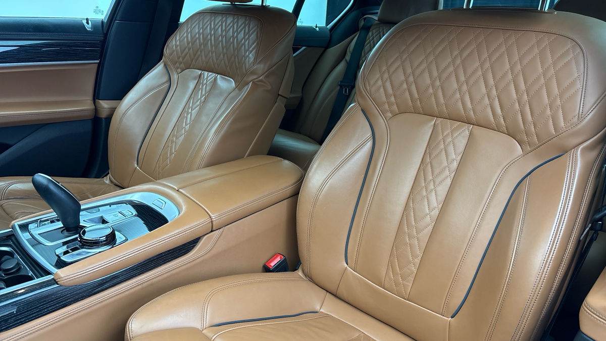 BMW 7 Series Image 7