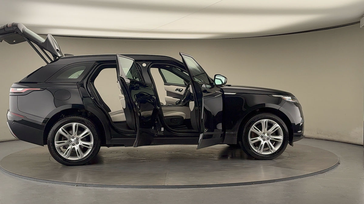 More views of Land Rover Range Rover Velar