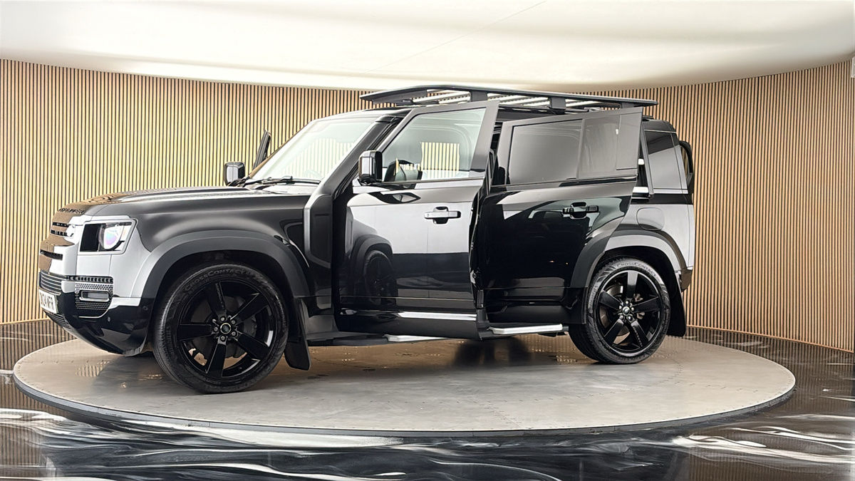 More views of Land Rover Defender 110