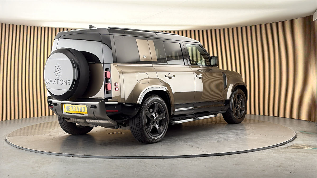 More views of Land Rover Defender 110