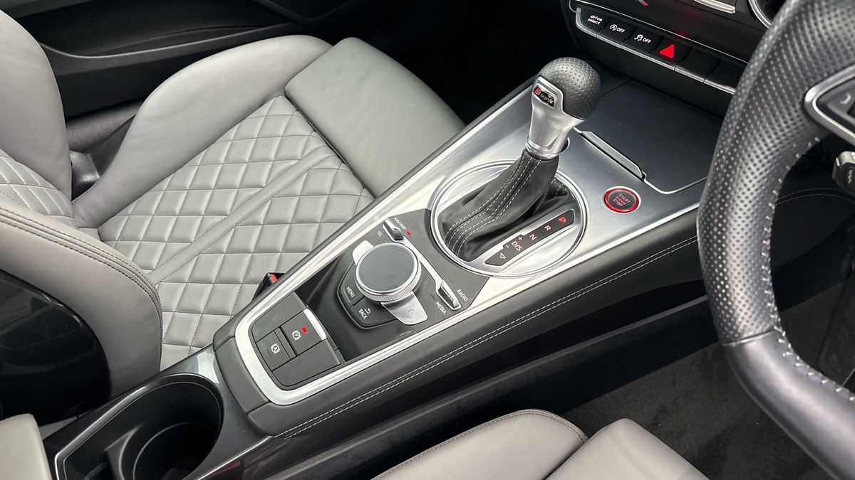 Audi TTS Image 18