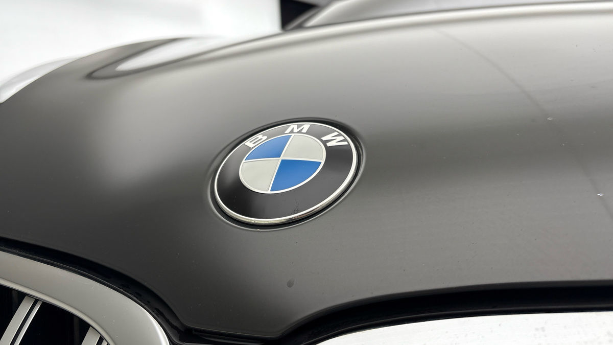 BMW 8 Series Image 24