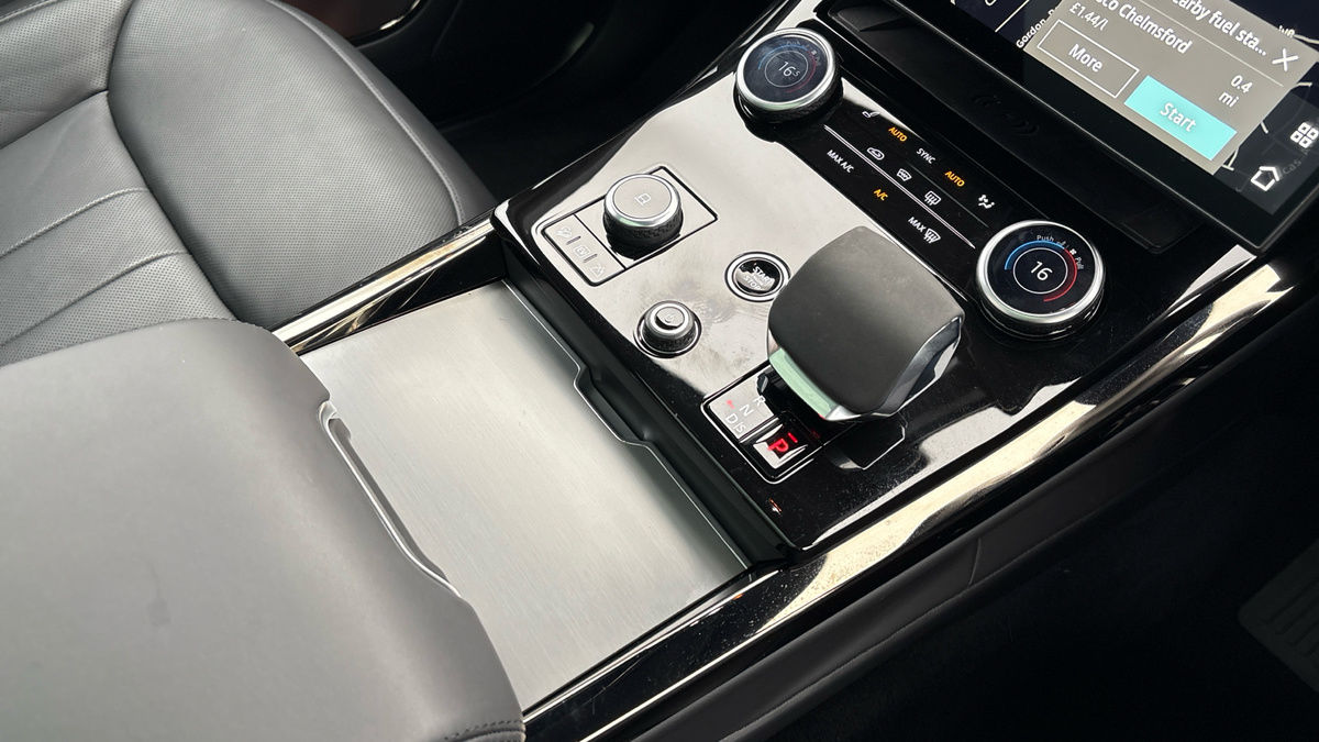 Land Rover Range Rover Sport Image 18