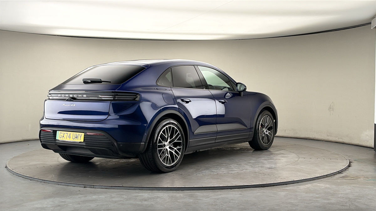 More views of Porsche Macan