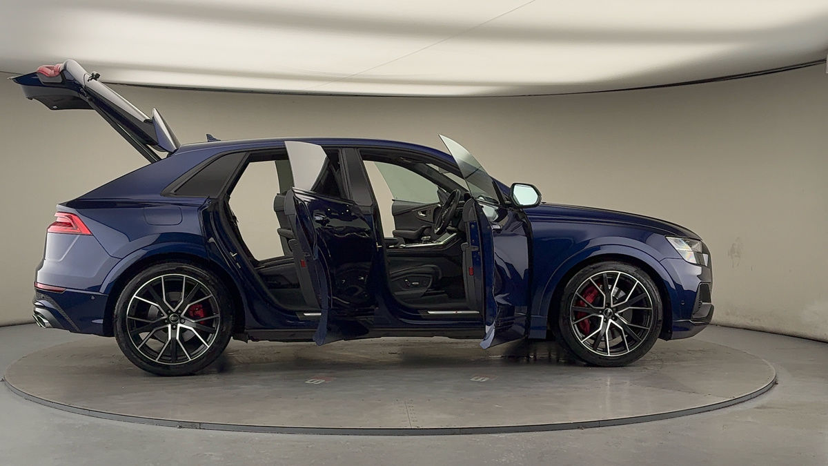 More views of Audi SQ8