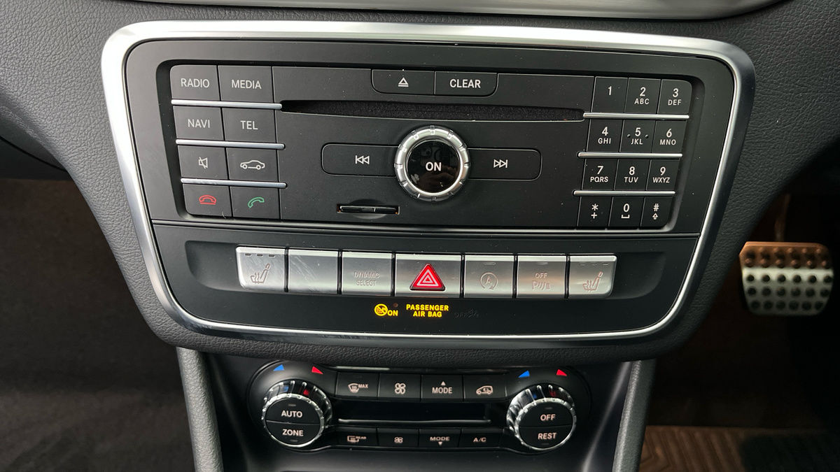 Mercedes-Benz GLA Image 9