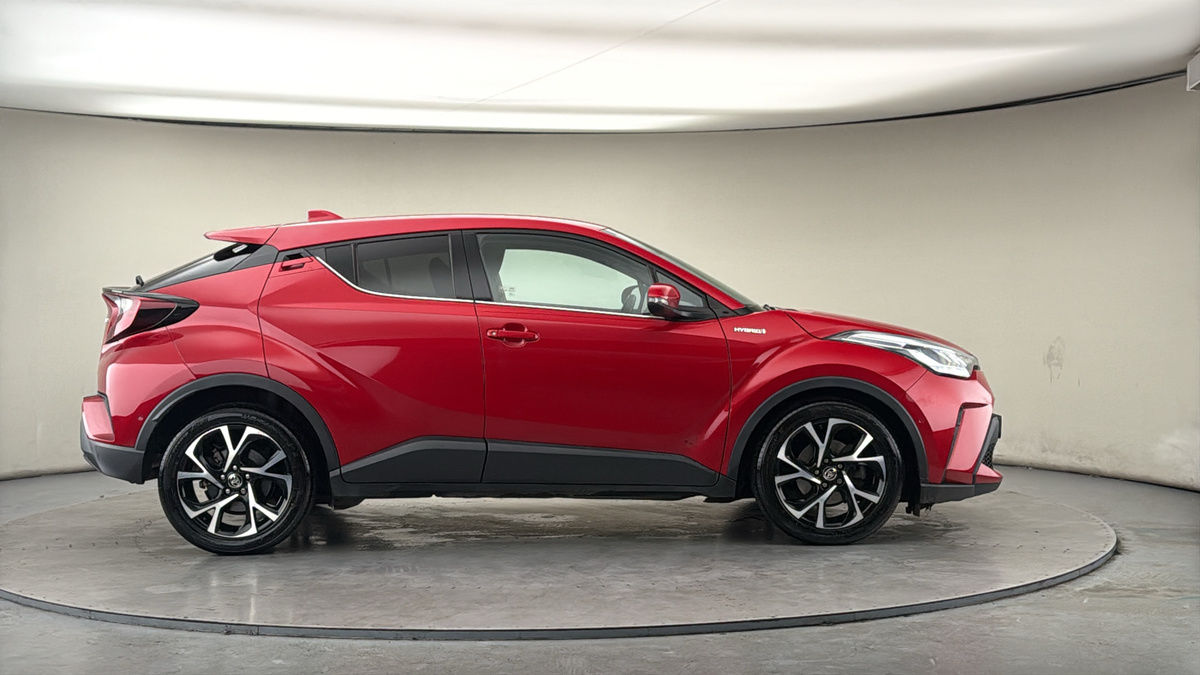 Toyota C-HR Image 16