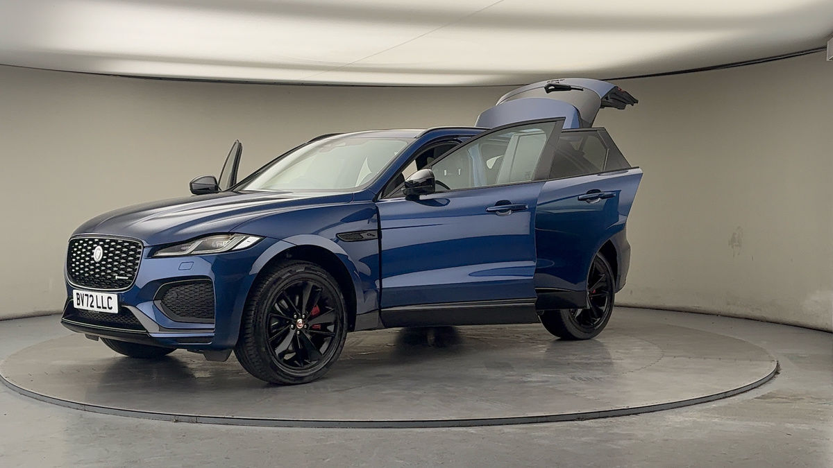 Jaguar F-PACE Image 22