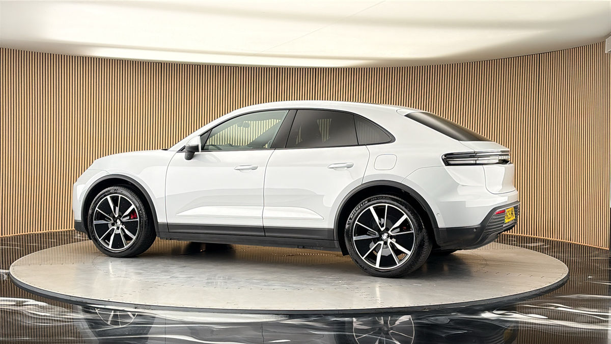 More views of Porsche Macan