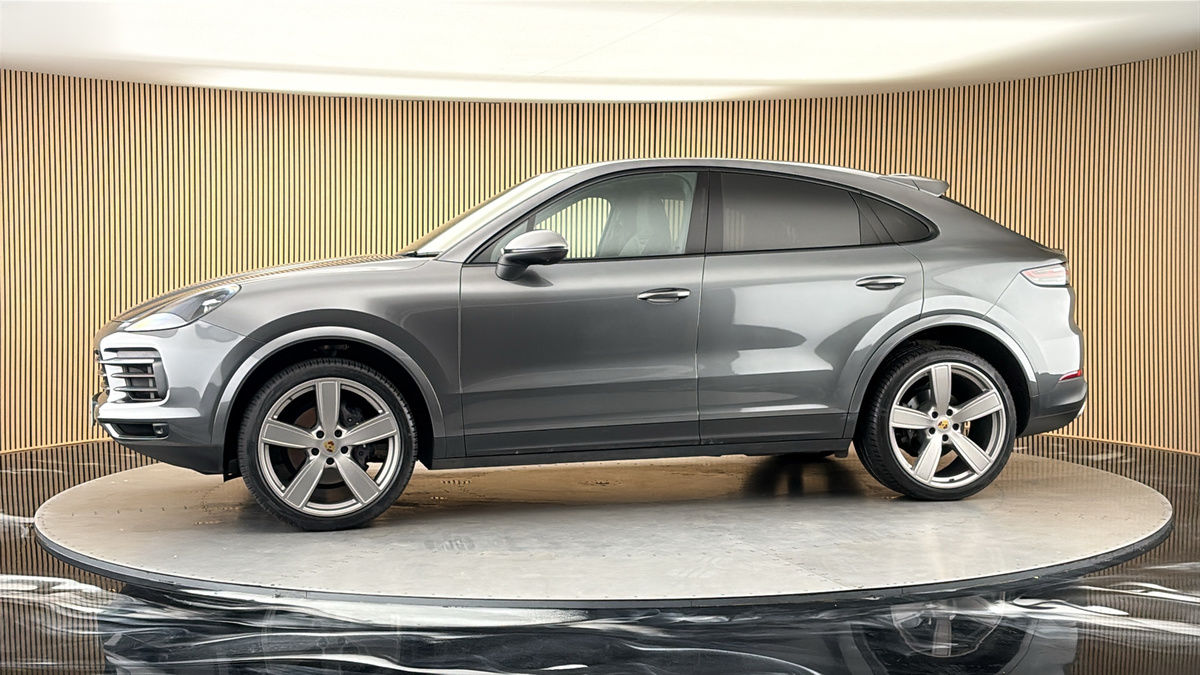 More views of Porsche Cayenne