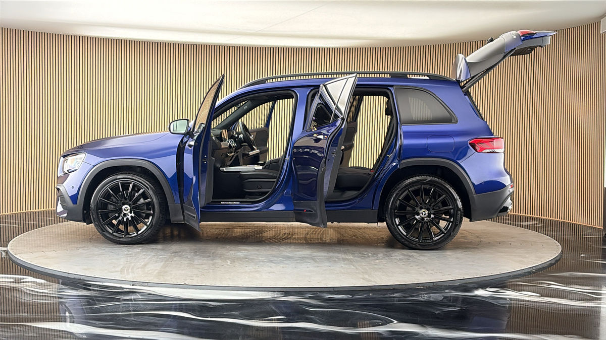 More views of Mercedes-Benz GLB