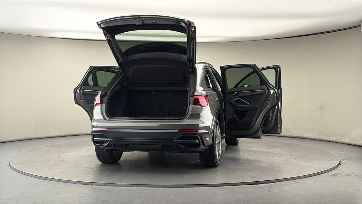 More views of Audi Q3