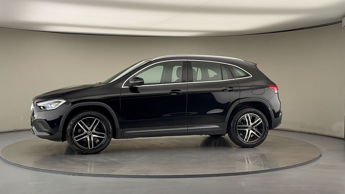 More views of Mercedes-Benz GLA