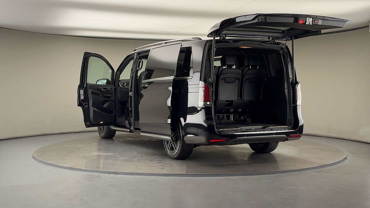 Mercedes-Benz V Class Image 23