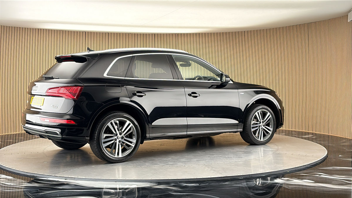 More views of Audi Q5