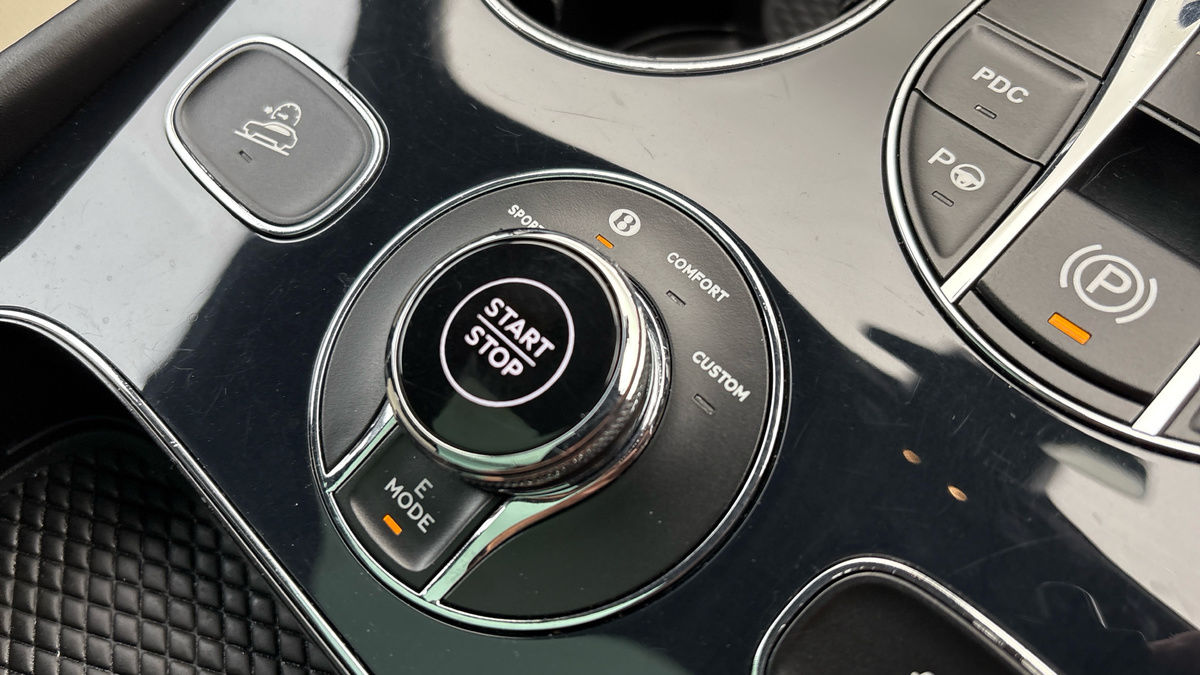 Bentley Bentayga Image 37