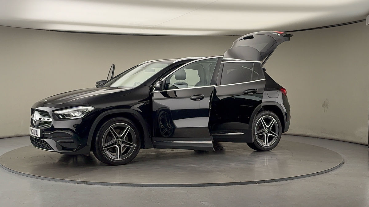 More views of Mercedes-Benz GLA