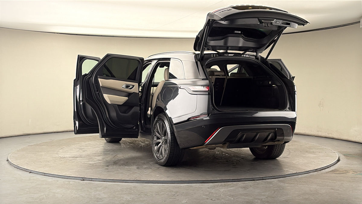 More views of Land Rover Range Rover Velar