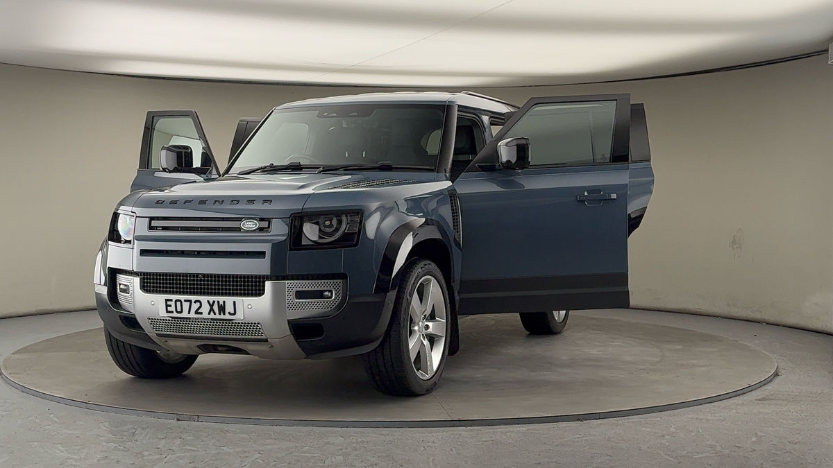 More views of Land Rover Defender 110