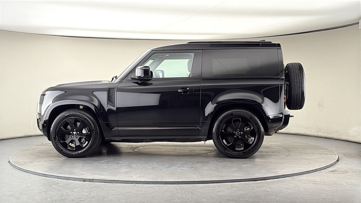 More views of Land Rover Defender 90